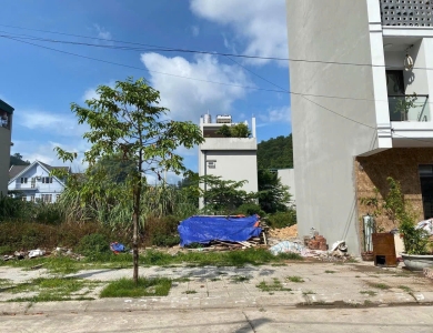 Đất nền mặt tiền